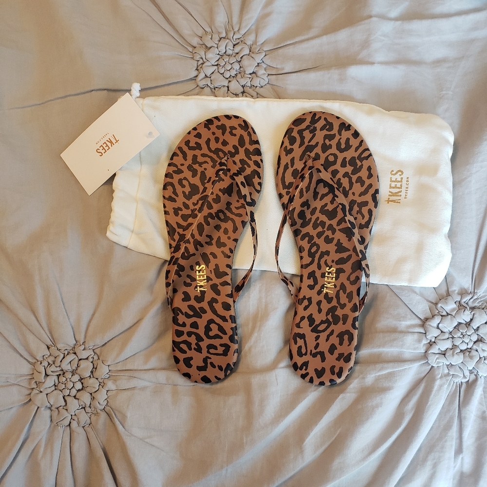 NWT Tkees cheetah print sandal, SZ 7